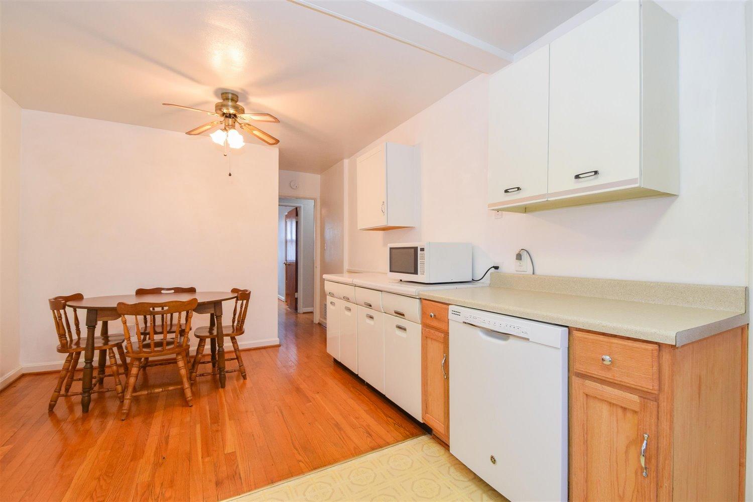 523 Hawthorn Road Salem, VA 24153 - Photo 6 of 18 06-523 Hawthorn-6