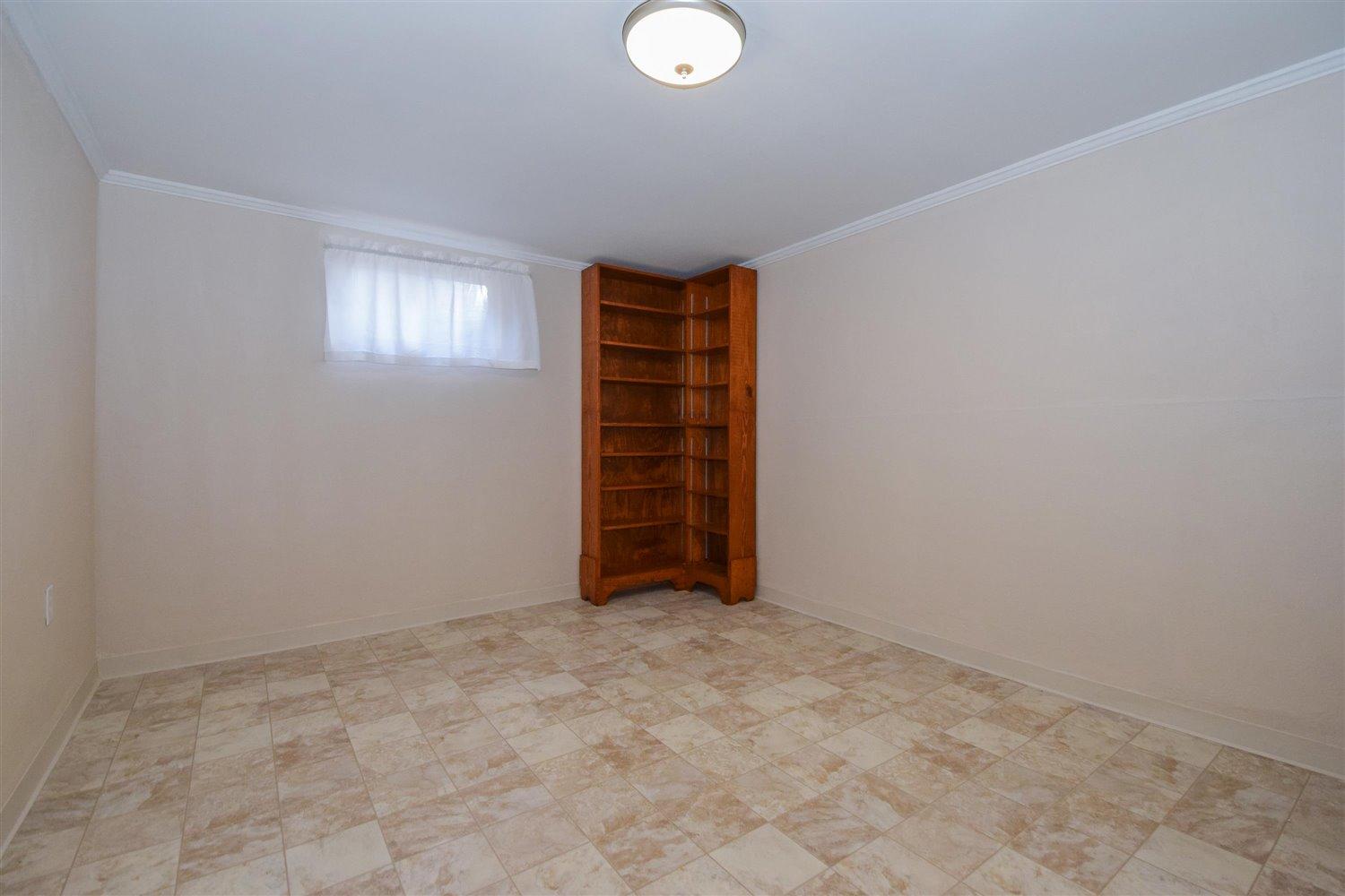 523 Hawthorn Road Salem, VA 24153 - Photo 10 of 18 10-523 Hawthorn-10