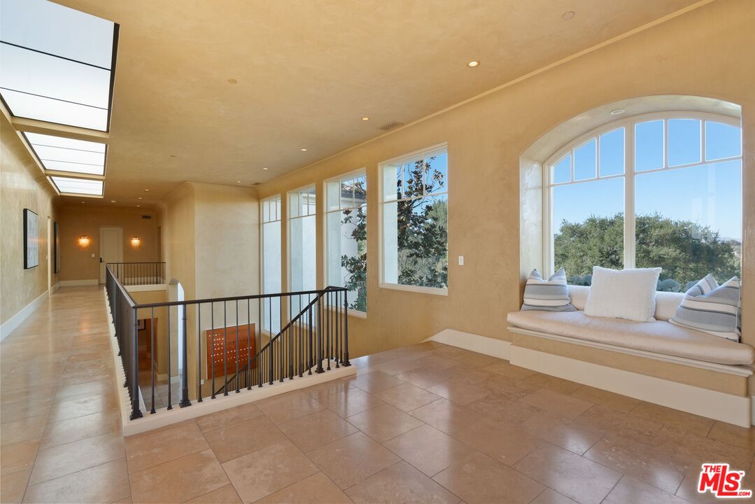 8 Beverly Ridge Terrace Beverly Hills, CA 90210 - Photo 25 of 74