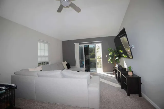 $2,600 | 1117 Draper Road, Unit 1117, McHenry, IL 60050