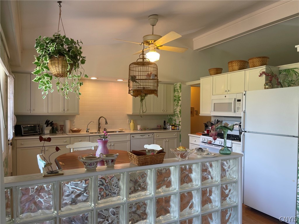 576 Stoneleigh Road Oneida, NY 13421 - Photo 18 of 43