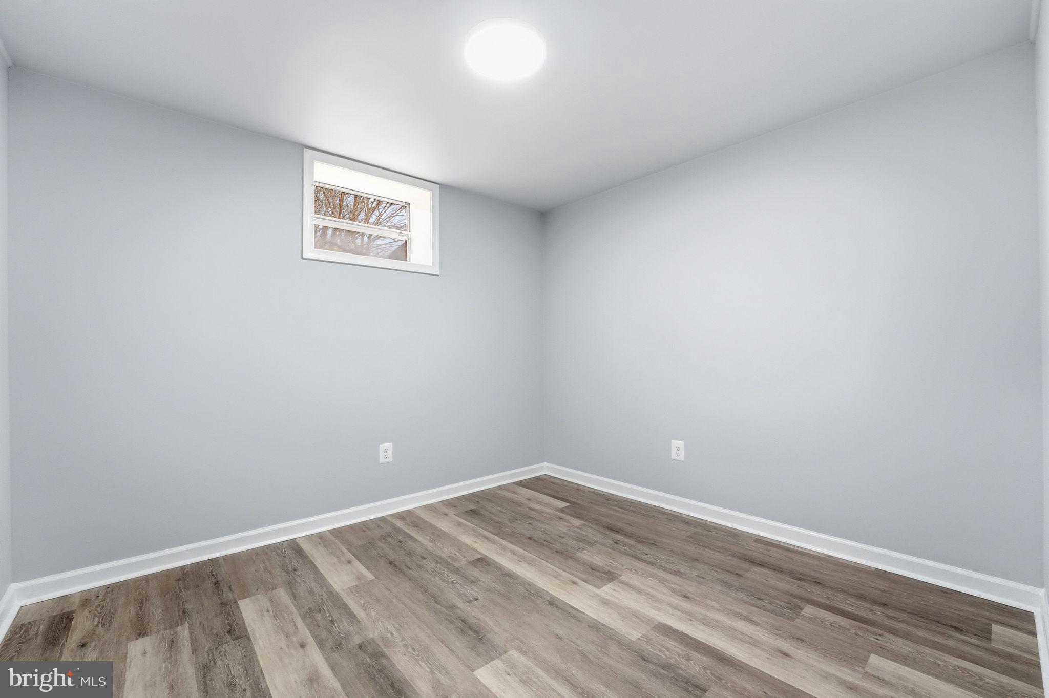 984 Oak Park Road Madison, VA 22727 - Photo 13 of 20 wooden floor in a room