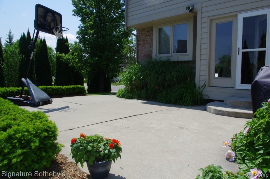 1331 Tulberry Circle Rochester, MI 48306 - Photo 26 of 26