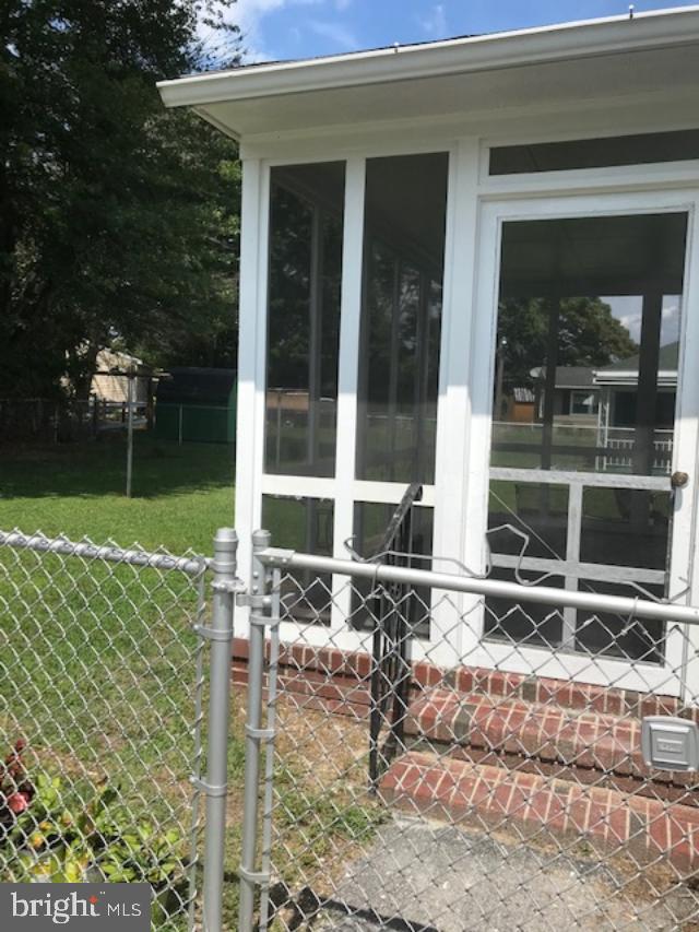 902 Price Road Salisbury, MD 21801 - Photo 6 of 39 Porch rear