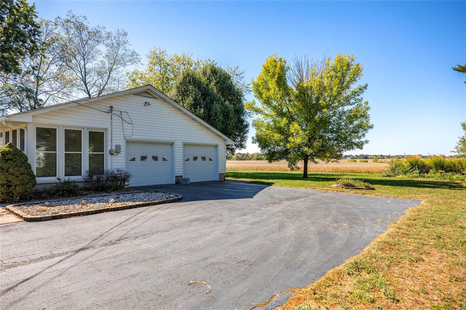 501 South Old Rte 66 Mount Olive, IL 62069 - Photo 3 of 33