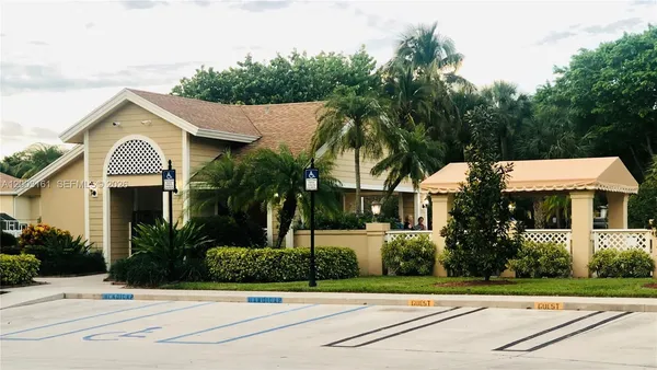 $2,650 | 3901 Medford Court, Boynton Beach, FL 33436