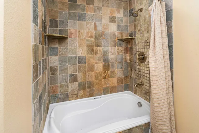 $799,900 | 2126 East Water Street, Unit L205, Duluth, MN 55812