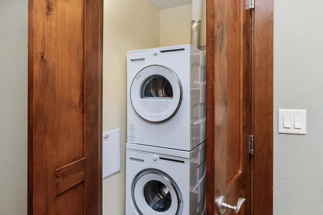 $799,900 | 2126 East Water Street, Unit L205, Duluth, MN 55812