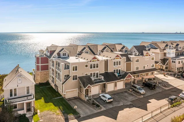 $799,900 | 2126 East Water Street, Unit L205, Duluth, MN 55812