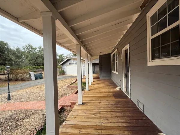 a bath tub sitting in middle of a yard