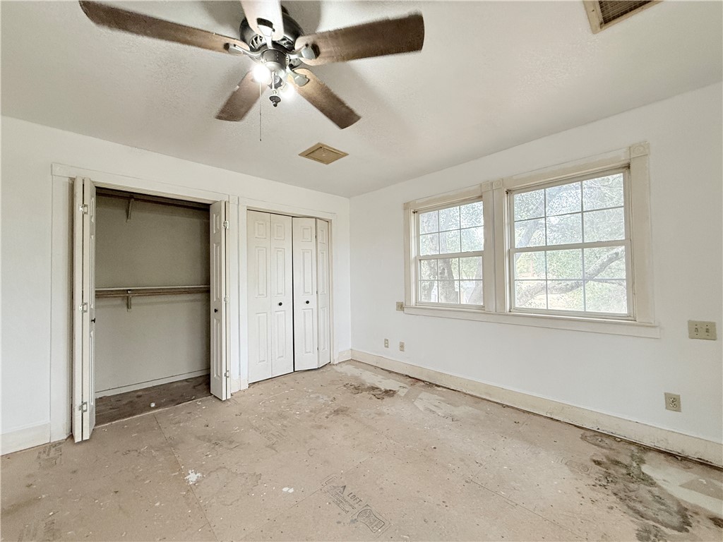 5264 Davis Road Midpines, CA 95345 - Photo 38 of 48 a view of an empty room with a window