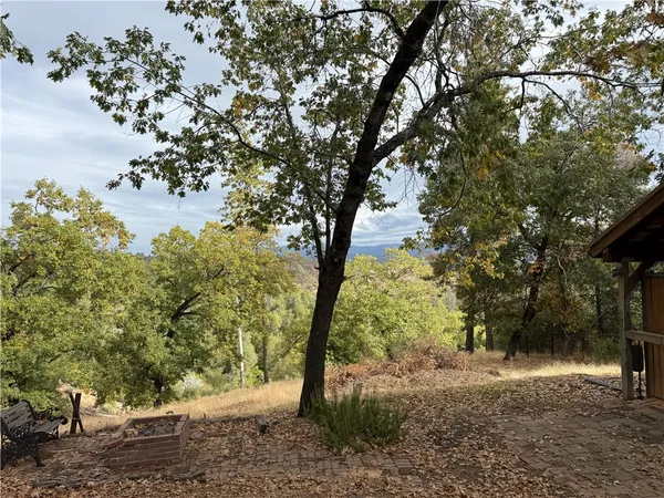 a view of an outdoor space