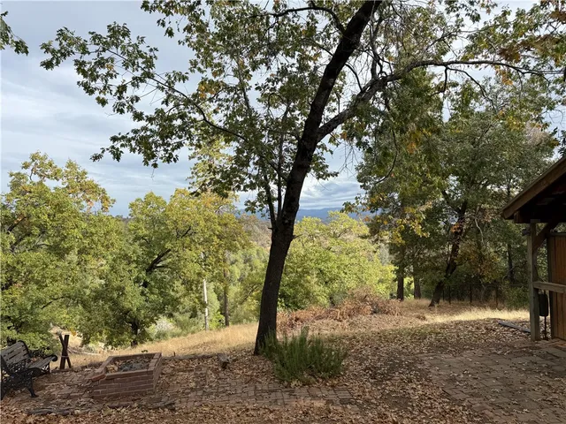 a view of an outdoor space