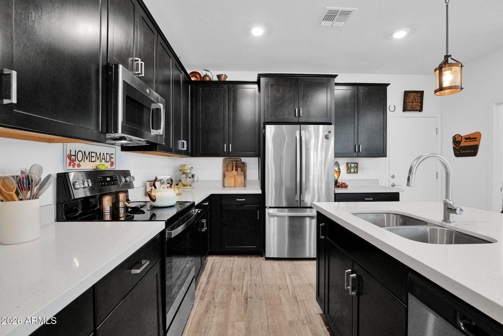 1917 East Hampton Lane, Unit 111 Gilbert, AZ 85295 - Photo 8 of 45 1917 Hampton 111 - 11Kitchen