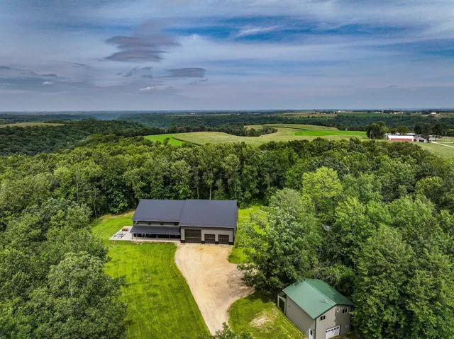 $1,475,000 | 26085 Frank Hill Road, Winona, MN 55987