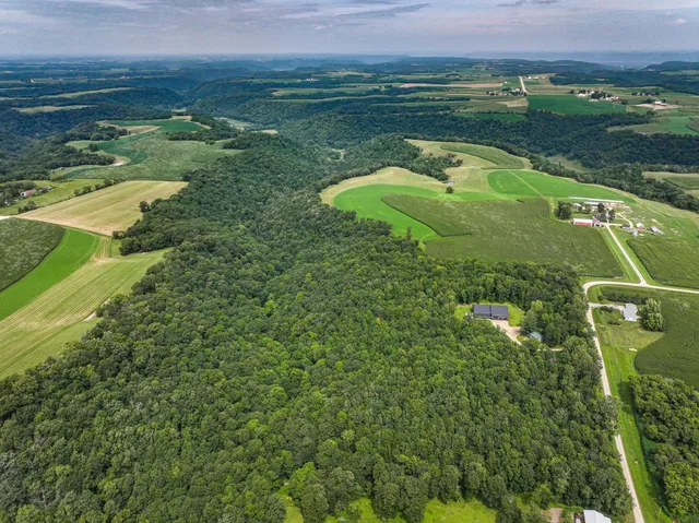 $1,475,000 | 26085 Frank Hill Road, Winona, MN 55987