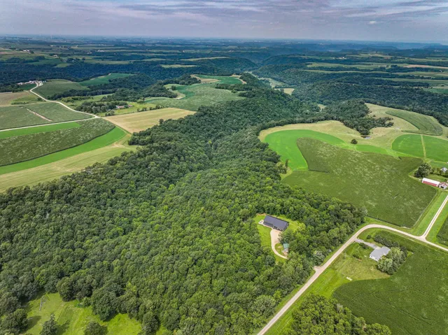 $1,475,000 | 26085 Frank Hill Road, Winona, MN 55987