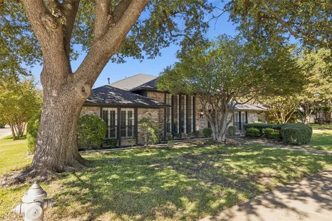 $725,000 | 10101 Ashglen Circle, Dallas, TX 75238