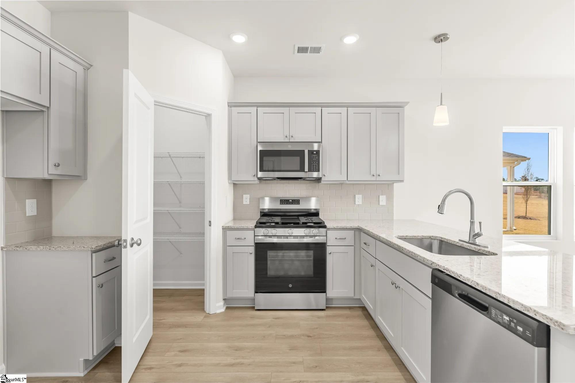 110 Cotesworth Street Pendleton, SC 29670 - Photo 4 of 19