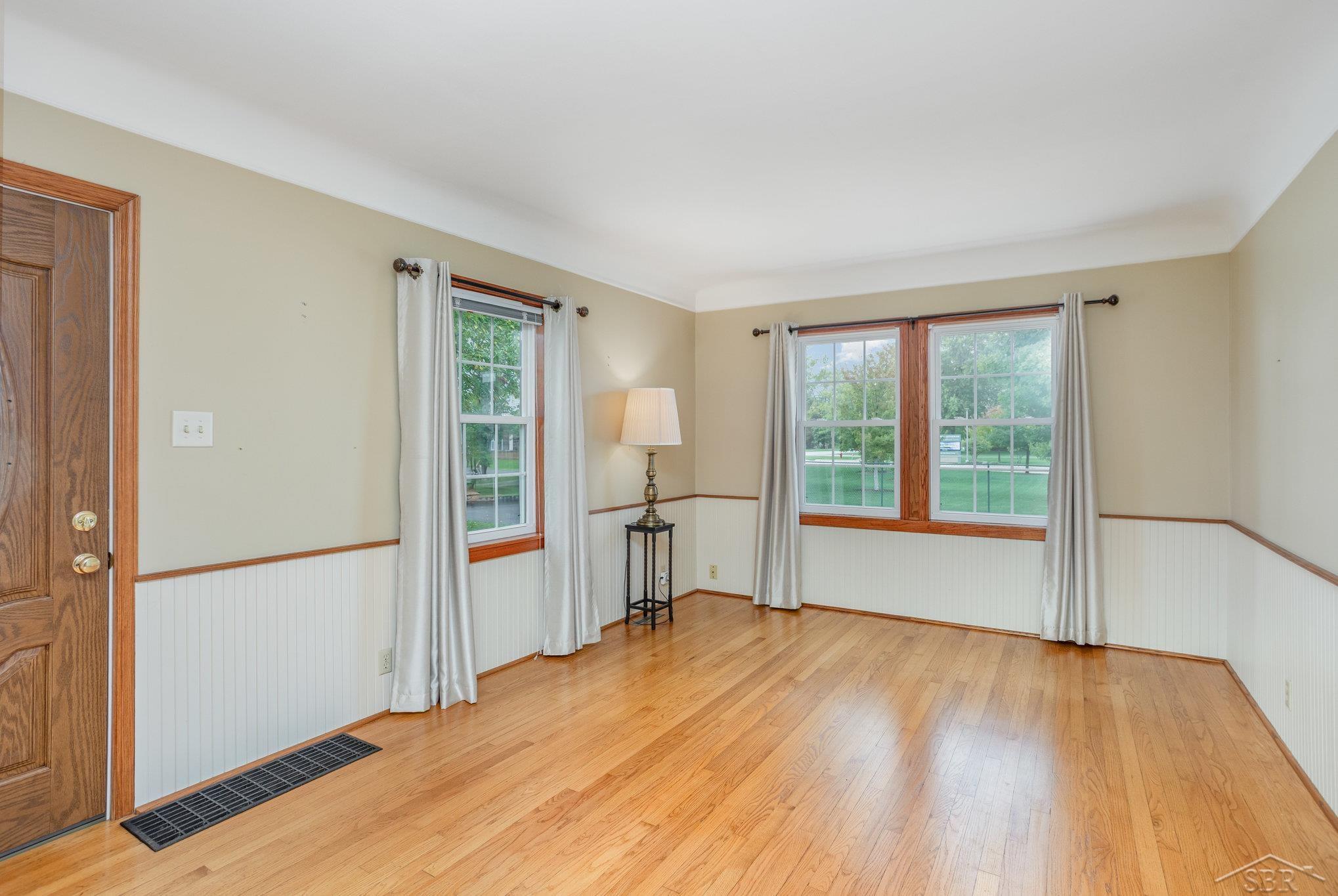 6140 Shattuck Road Saginaw, MI 48603 - Photo 8 of 32 50189570-24f06448-d76e-4642-89e8-ba6b0c862e1c.JPG