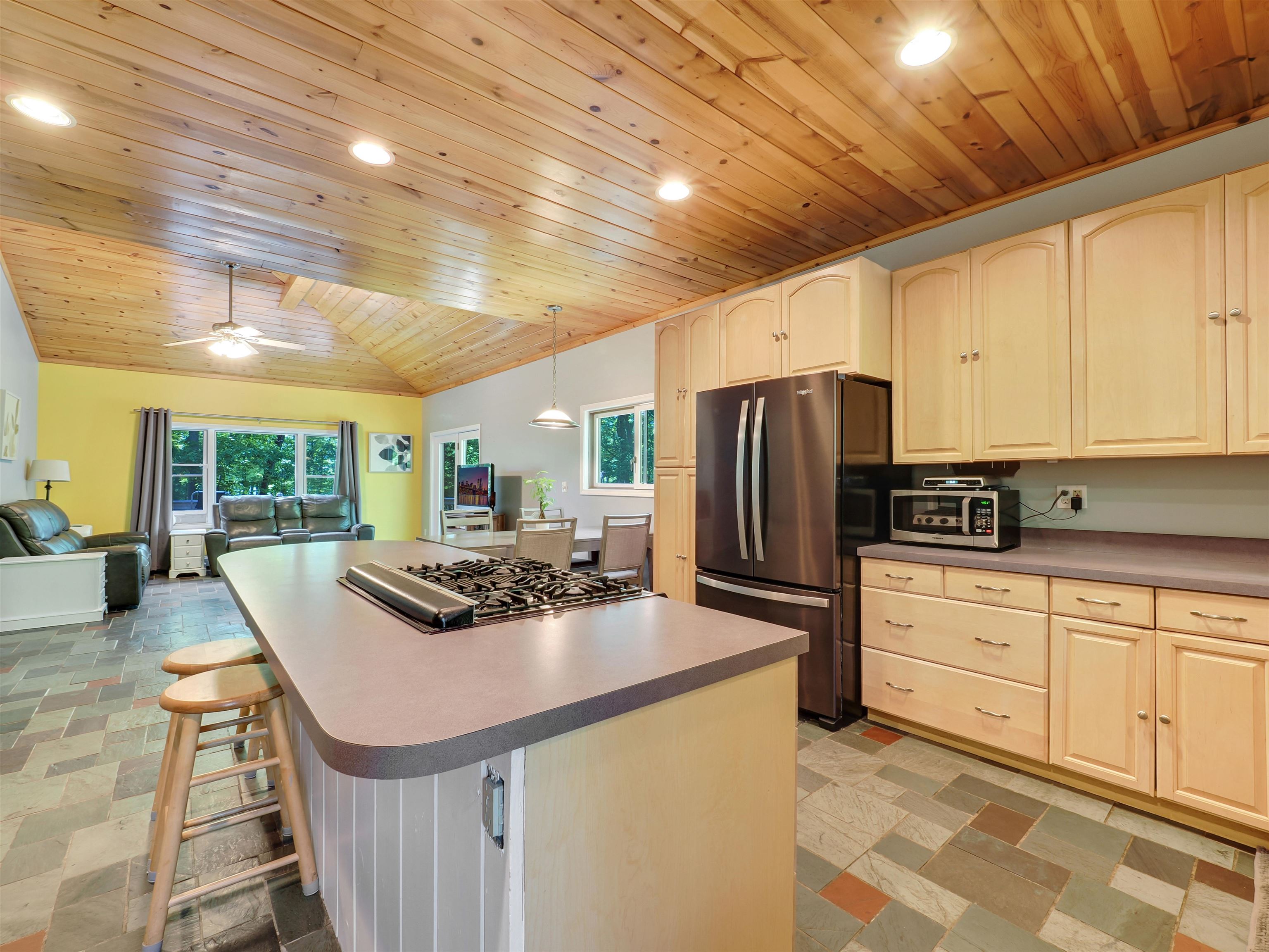 2886 Holiday Pines Road Traverse City, MI 49686 - Photo 6 of 31 1900524-5.JPG