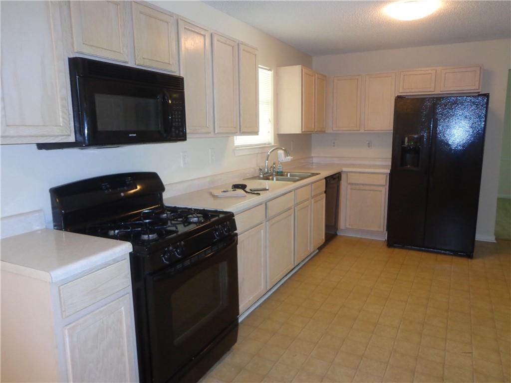 2416 Rambling Way Lithonia, GA 30058 - Photo 7 of 15 Gallery Image 7