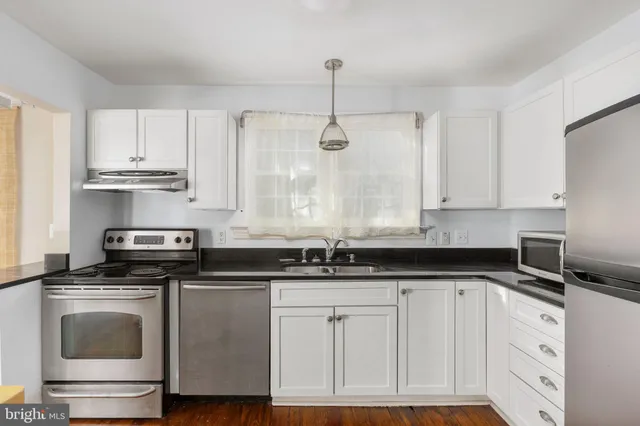 $550,000 | 504 Hawke Street, Fredericksburg, VA 22401