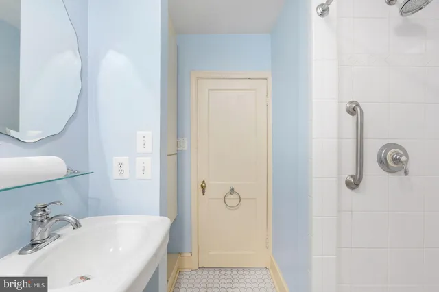 $550,000 | 504 Hawke Street, Fredericksburg, VA 22401