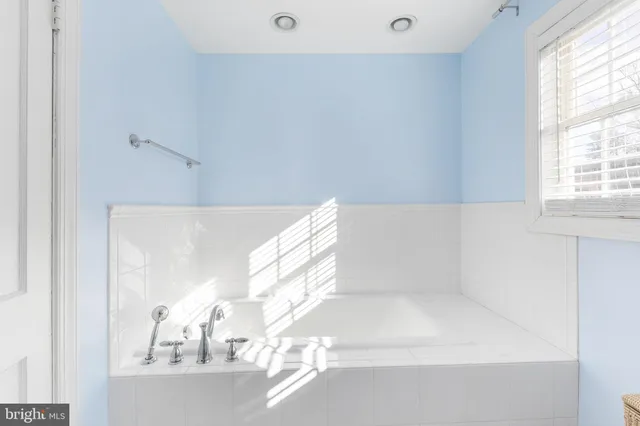 $550,000 | 504 Hawke Street, Fredericksburg, VA 22401