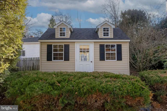 $550,000 | 504 Hawke Street, Fredericksburg, VA 22401