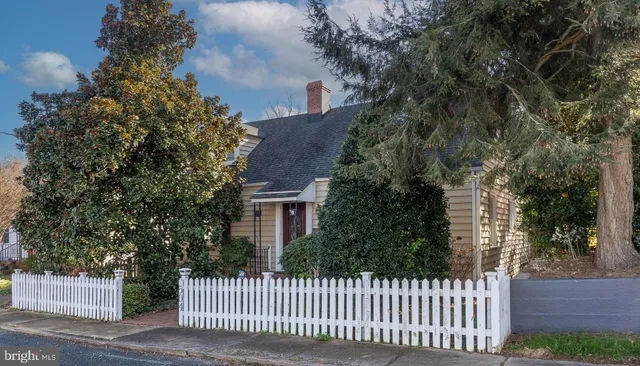 $550,000 | 504 Hawke Street, Fredericksburg, VA 22401