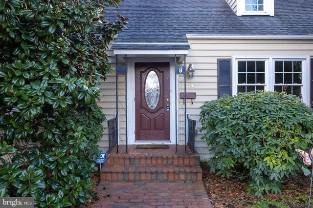 $550,000 | 504 Hawke Street, Fredericksburg, VA 22401