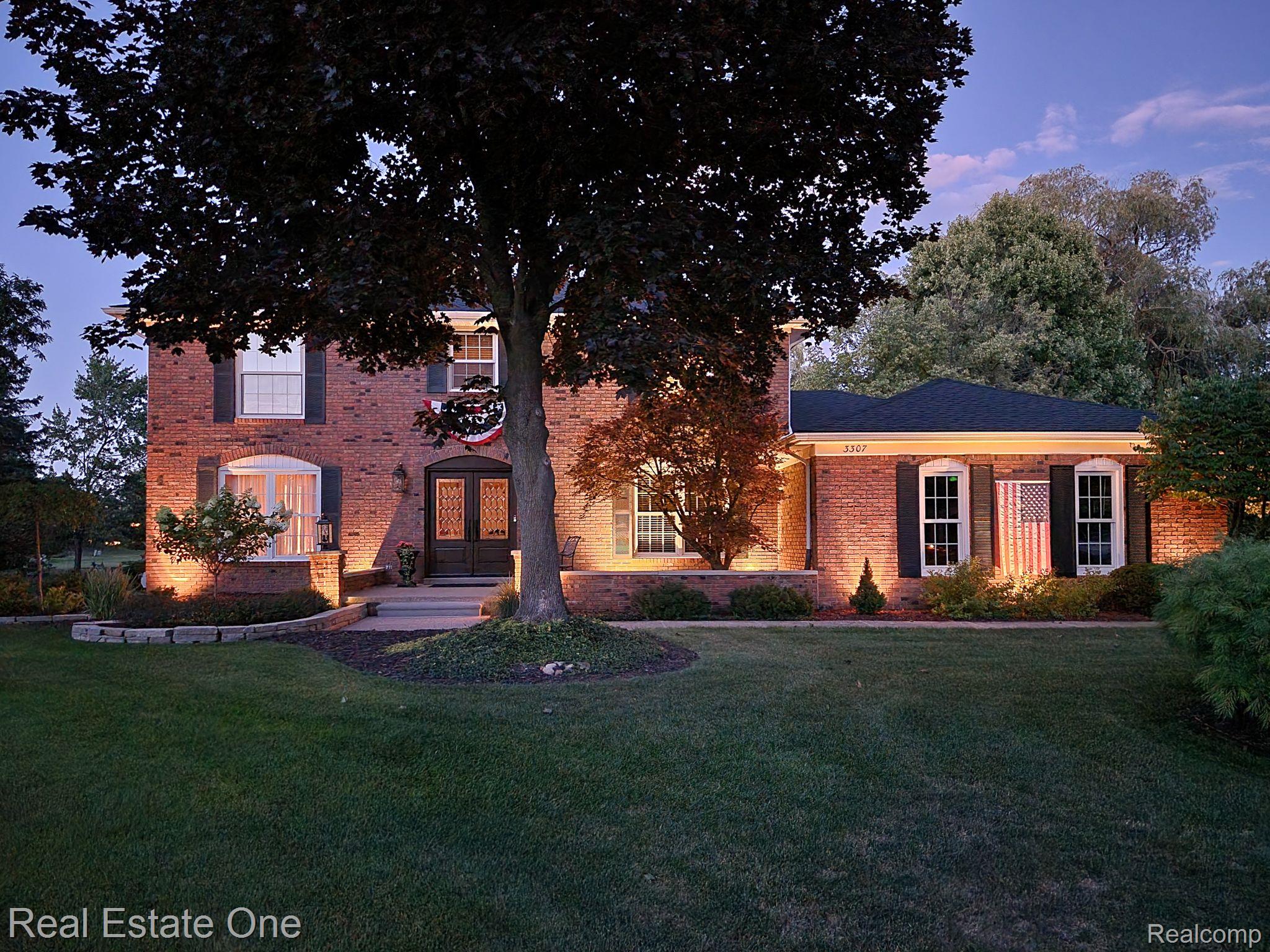 3307 Salem Court Rochester, MI 48306 - Photo 2 of 36 Gallery Image 2