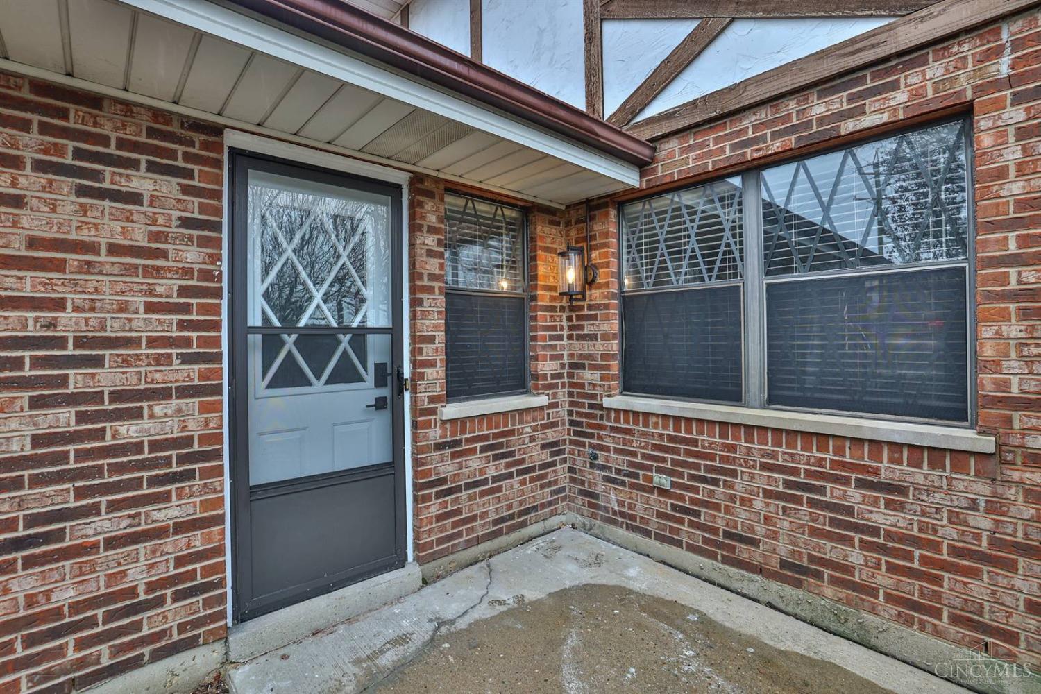 5640 Springdale Road Cincinnati, OH 45251 - Photo 2 of 38 Gallery Image 2