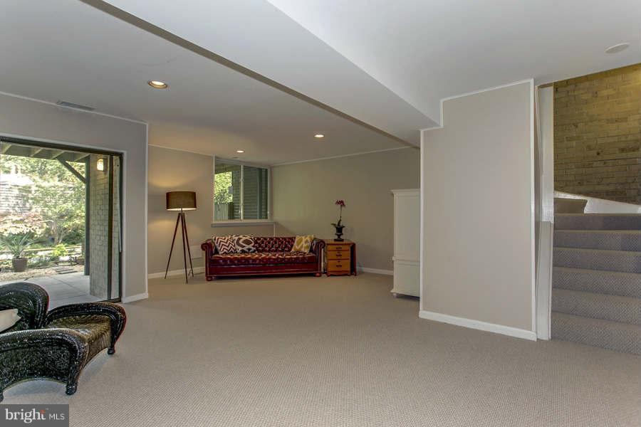 8178 Inverness Ridge Road Potomac, MD 20854 - Photo 22 of 24 Family Room