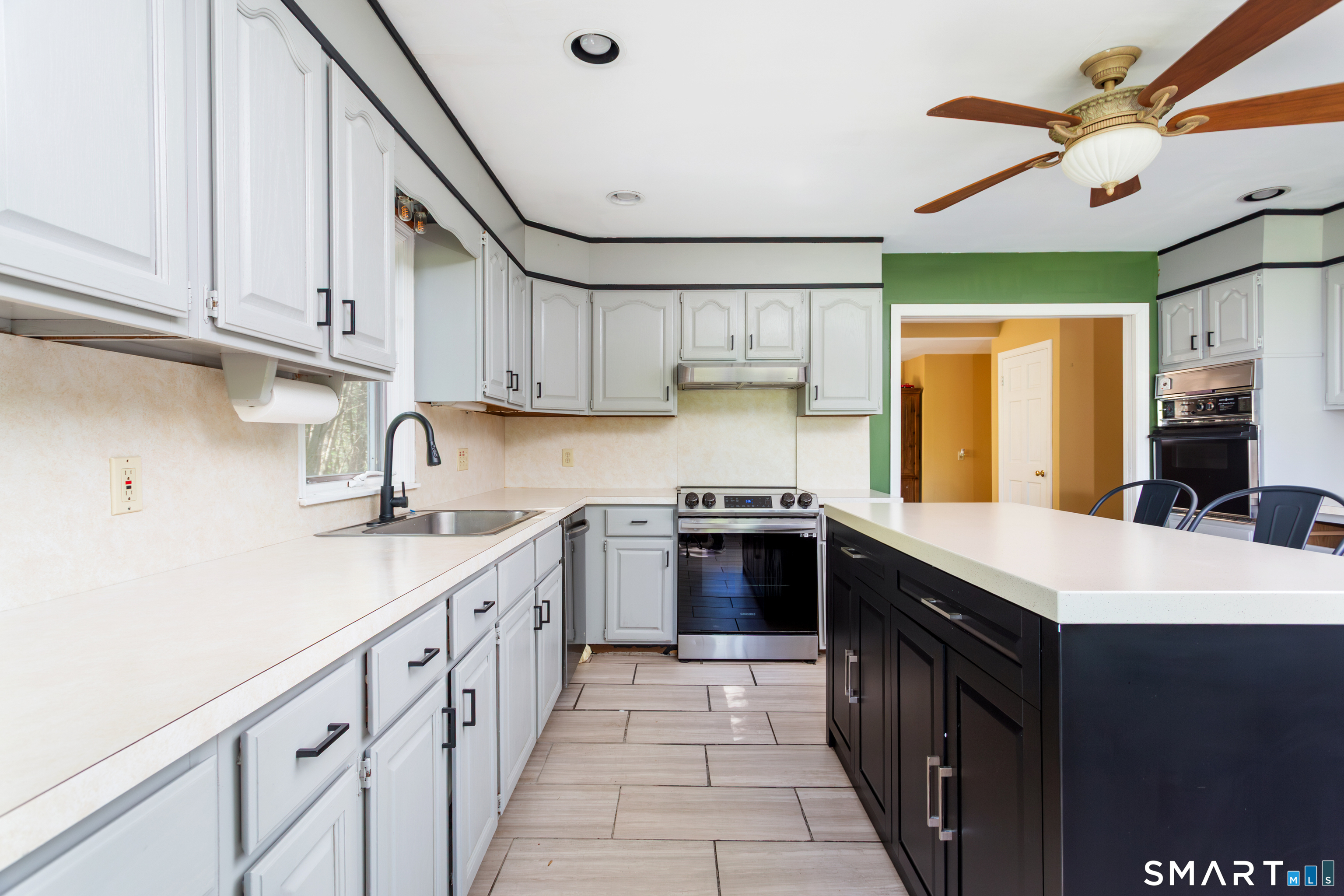 829 Scofieldtown Road Stamford, CT 06903 - Photo 9 of 34