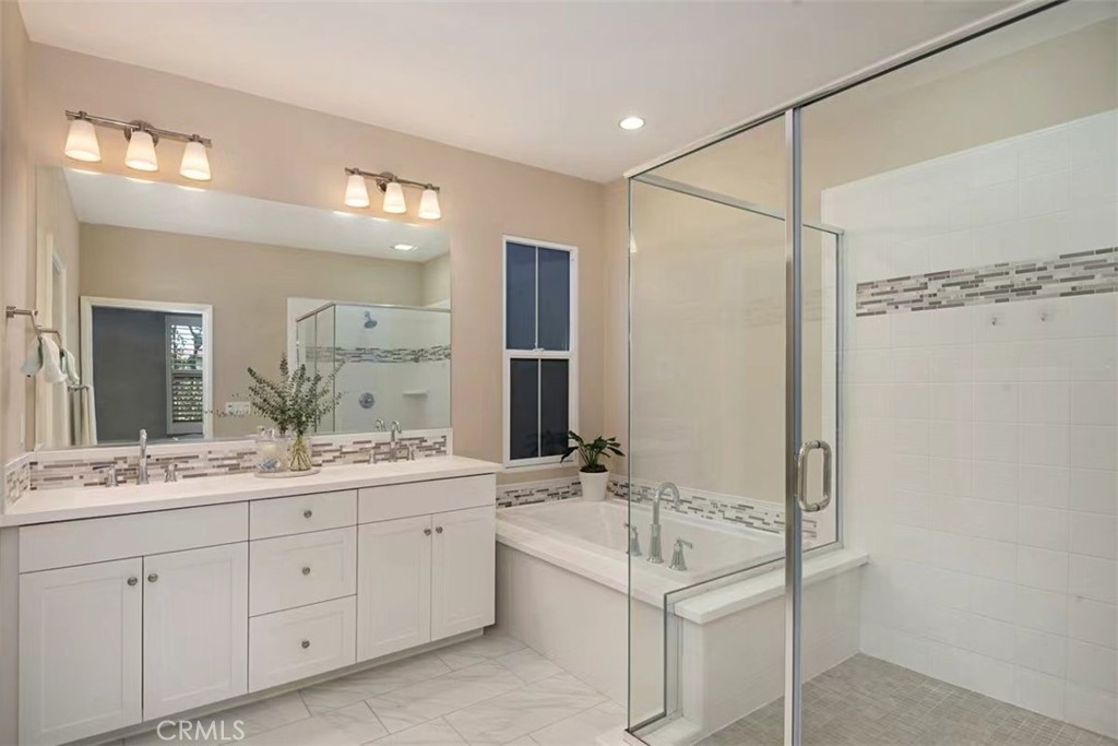 274 Rodeo Irvine, CA 92602 - Photo 6 of 8 Gallery Image 6