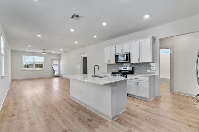 $2,100 | 8206 Linda Michelle Lane, Austin, TX 78724