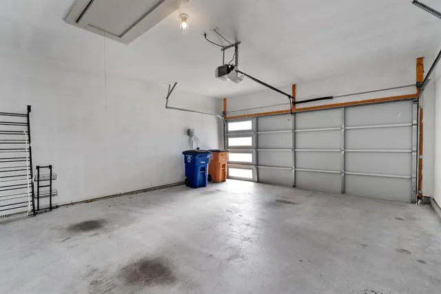 a close up view of a washer and dryer
