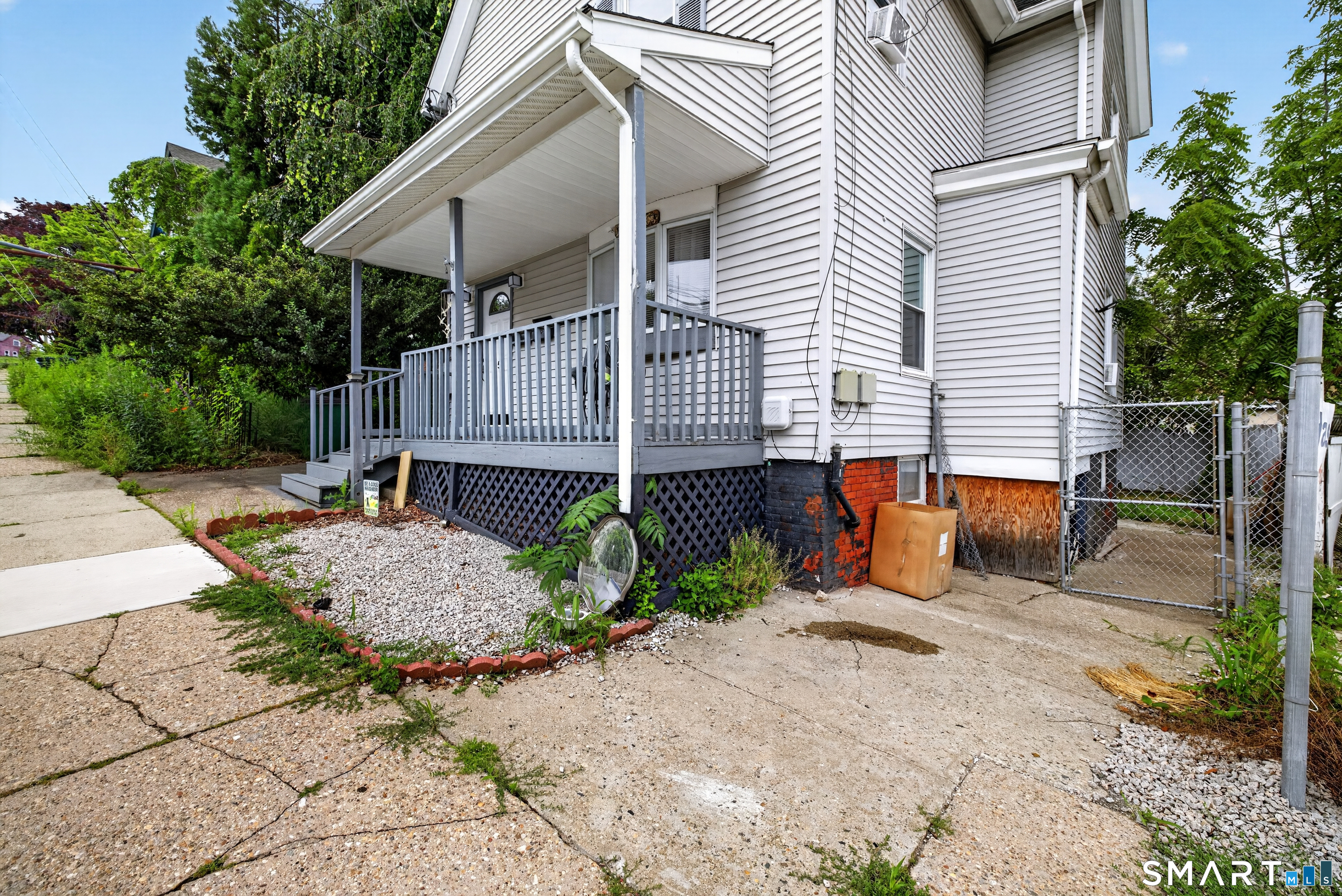 5 Manwaring Street New London, CT 06320 - Photo 3 of 29
