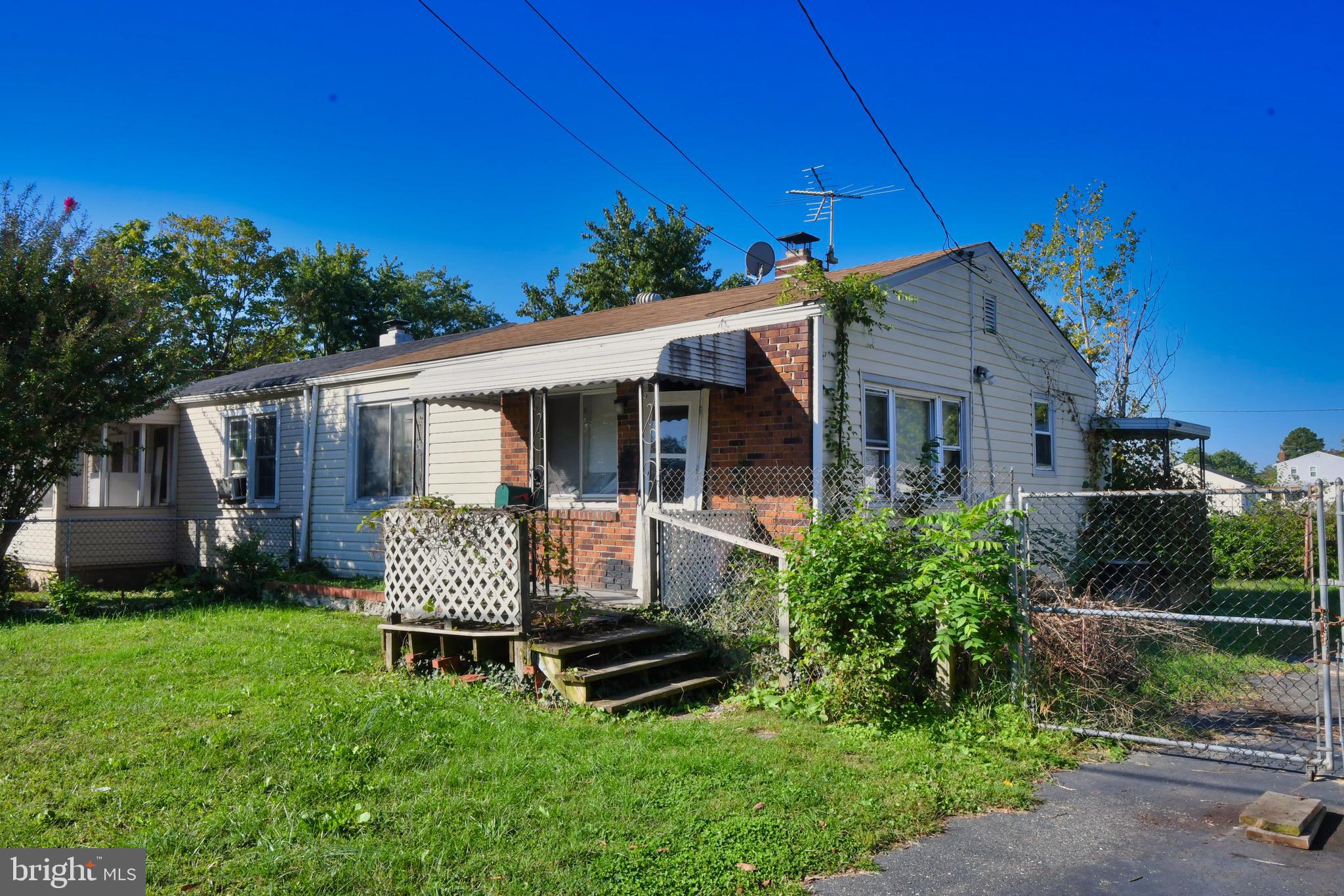 1816 Marshall Road Baltimore, MD 21222 - Photo 3 of 10 Front View with the Driveway