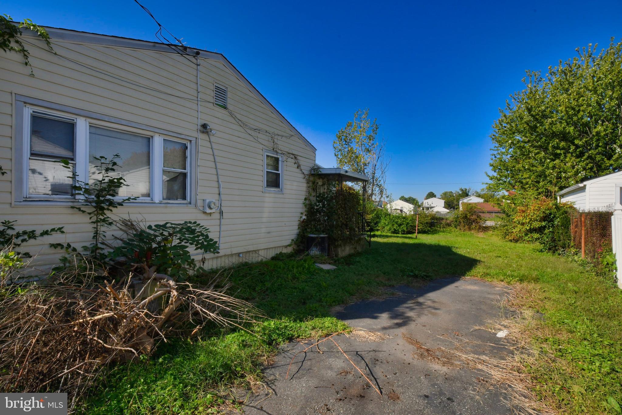 1816 Marshall Road Baltimore, MD 21222 - Photo 4 of 10 Off Street Parking