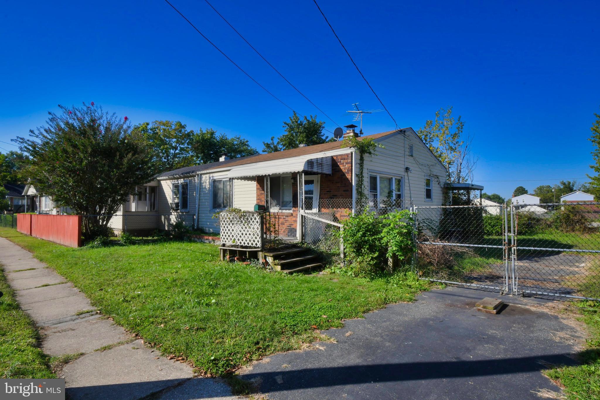 1816 Marshall Road Baltimore, MD 21222 - Photo 10 of 10 Front View with the Driveway