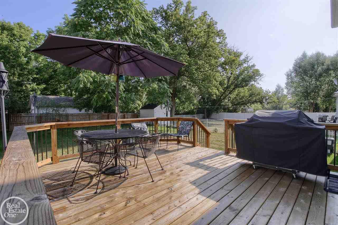 297 Dickenson Street Romeo, MI 48065 - Photo 4 of 29 31390288-3.JPG