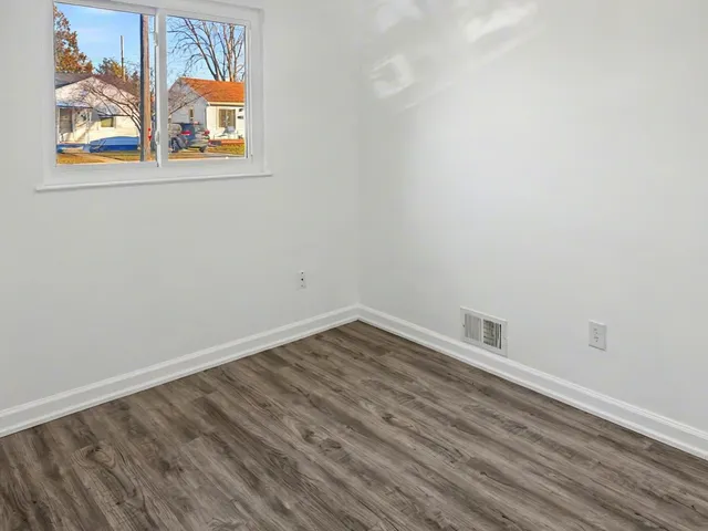 $189,900 | 4474 16th Street, Wyandotte, MI 48192