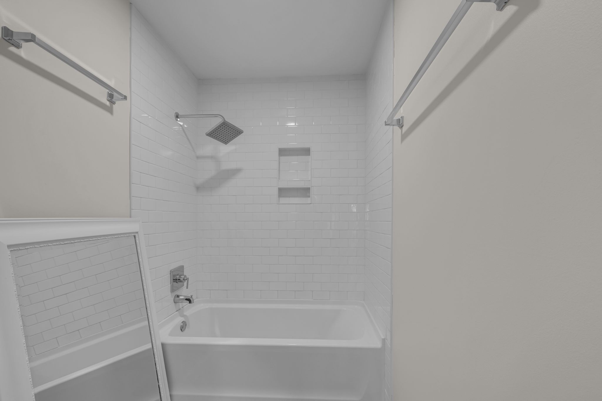 110 Bellevue Road, Unit 29 Nashville, TN 37221 - Photo 12 of 22 a close up of a bathtub curtain