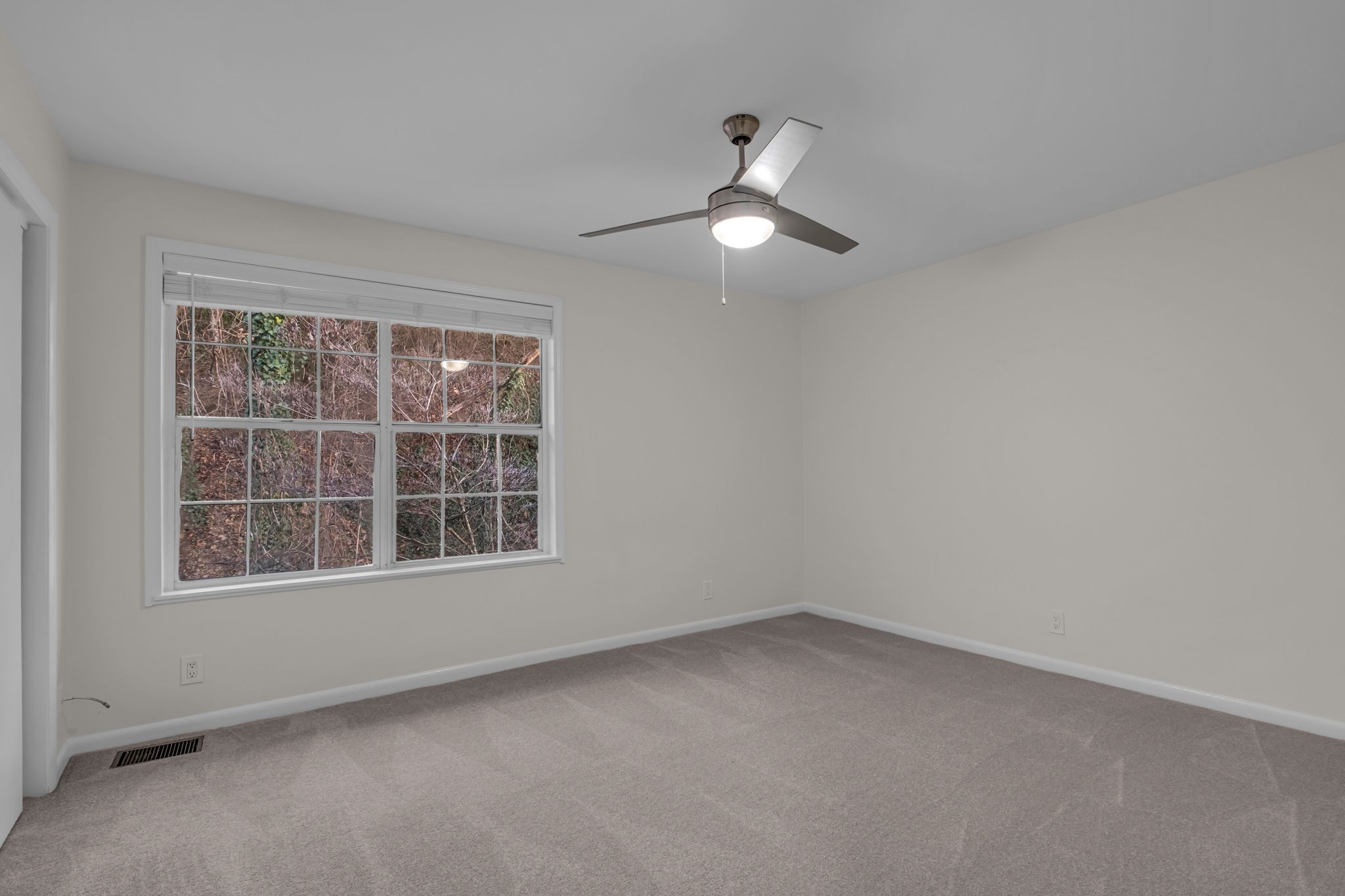 110 Bellevue Road, Unit 29 Nashville, TN 37221 - Photo 13 of 22 an empty room with a window