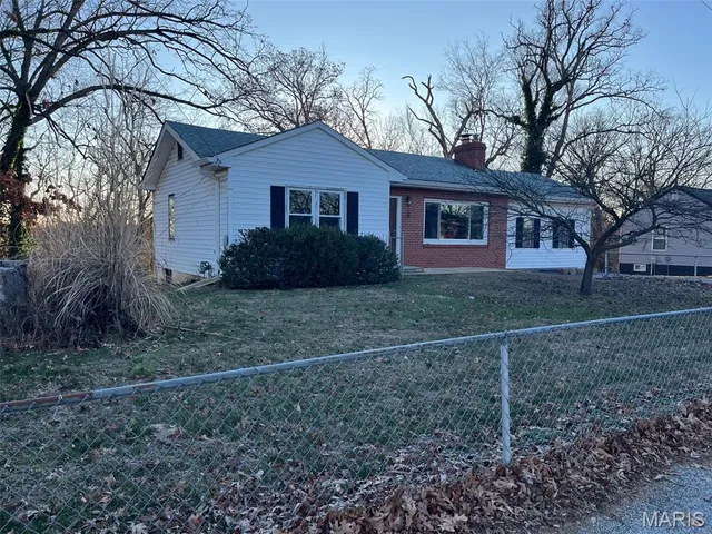 $99,900 | 907 Oak Drive, Fenton, MO 63026