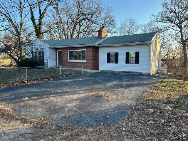 $99,900 | 907 Oak Drive, Fenton, MO 63026