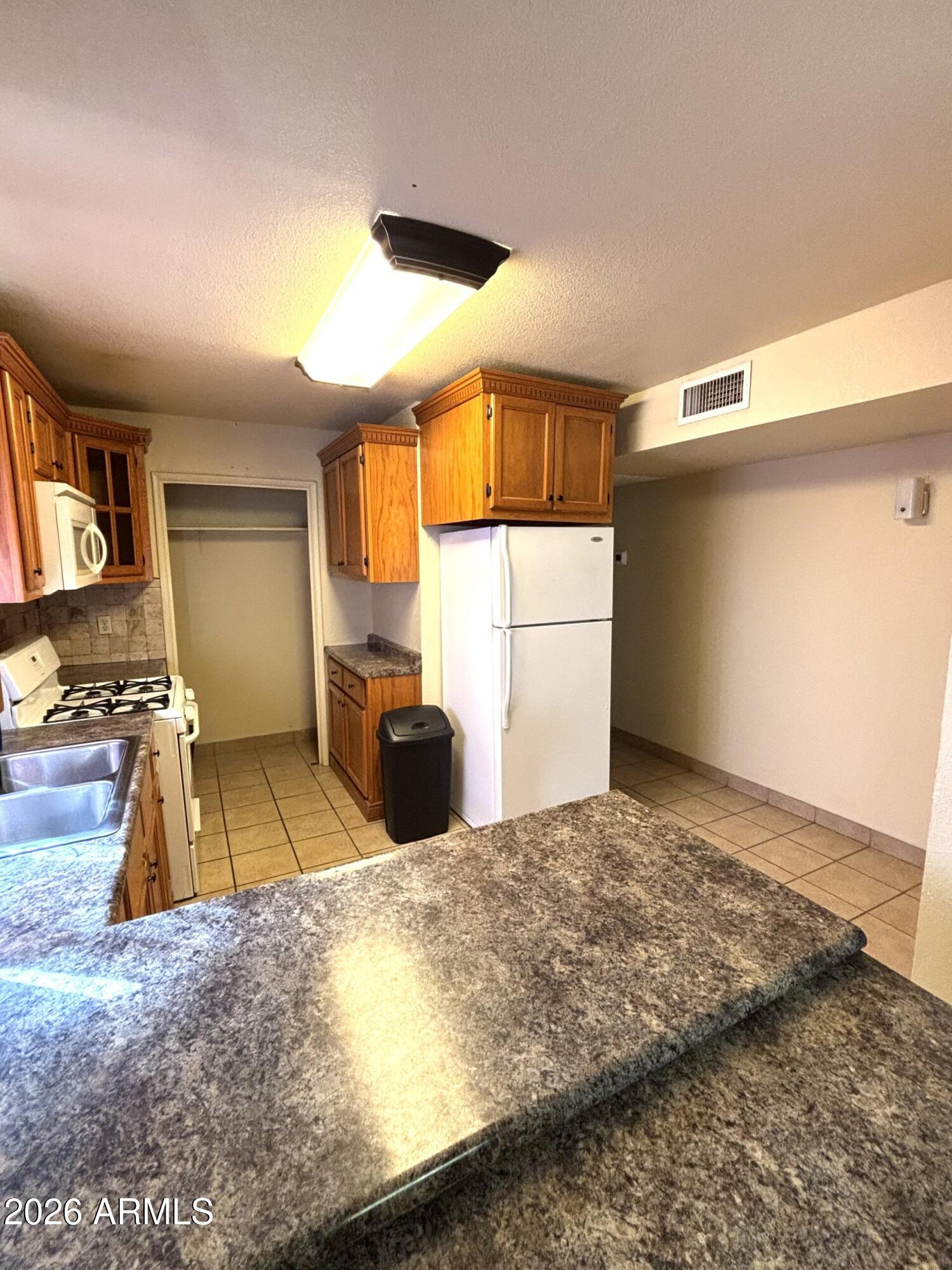 2235 11th Street Douglas, AZ 85607 - Photo 3 of 15 eb2e12b2-6a6b-4bf0-868b-abff752fb839